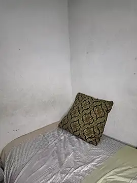 Snapshot of Cositarica_69 chatting on February 5, 2026, 12:04 am Cositarica 69 online show from February 5, 2026, 12:04 am