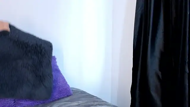 lana dol online show from March 17, 2025, 6:32 pm