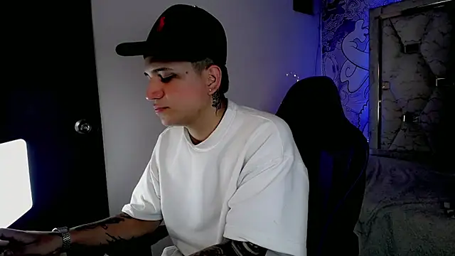 Snapshot of Brayan_lopezz chatting on April 25, 2026, 2:14 pm Brayan lopezz online show from April 25, 2026, 2:14 pm