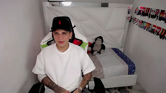 Snapshot of Brayan_lopezz chatting on May 9, 2026, 3:45 am Brayan lopezz online show from May 9, 2026, 3:45 am