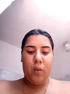 andreinabigtits online show from September 21, 2025, 5:03 pm