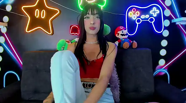 Sophia hoyos  online show from March 19, 2025, 10:00 am