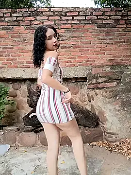 sweet outdoor charm online show from November 12, 2025, 8:19 pm