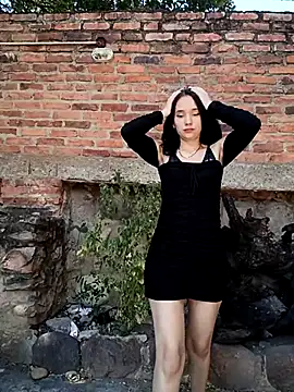 Snapshot of sweet_outdoor_charm chatting on February 5, 2026, 7:18 pm sweet outdoor charm online show from February 5, 2026, 7:18 pm