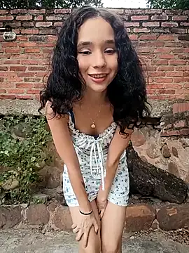 Snapshot of sweet_outdoor_charm chatting on February 22, 2026, 7:45 pm sweet outdoor charm online show from February 22, 2026, 7:45 pm