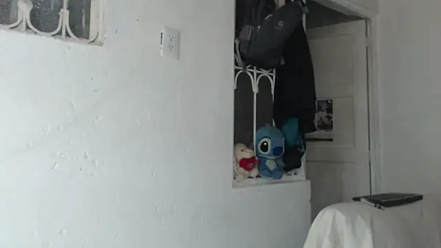 skinny sweet2411 online show from September 9, 2025, 11:26 pm