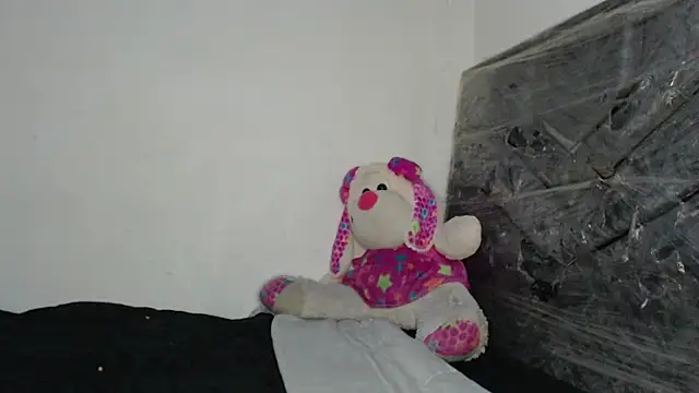 skinny sweet2411 online show from January 9, 2026, 12:13 am