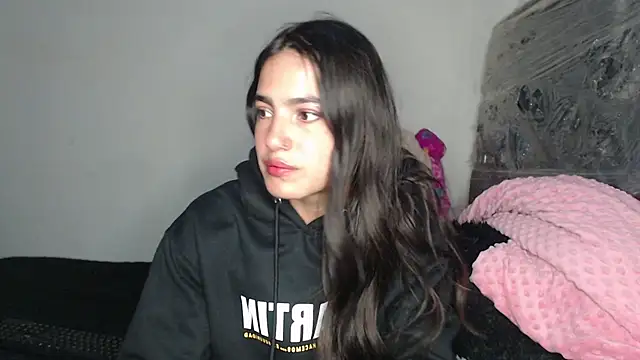 skinny sweet2411 online show from January 17, 2026, 4:39 am