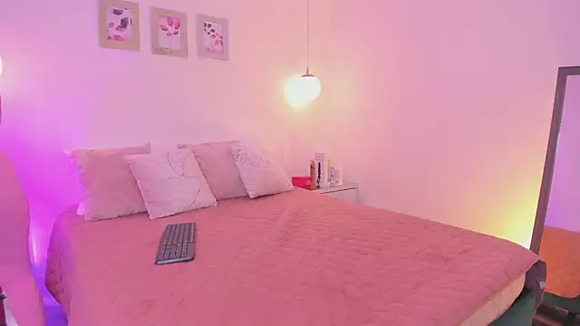 ibella7 online show from April 7, 2026, 7:36 pm