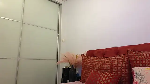 Snapshot of _Maddalena_ chatting on March 3, 2025, 9:05 pm Maddalena online show from March 3, 2025, 9:05 pm