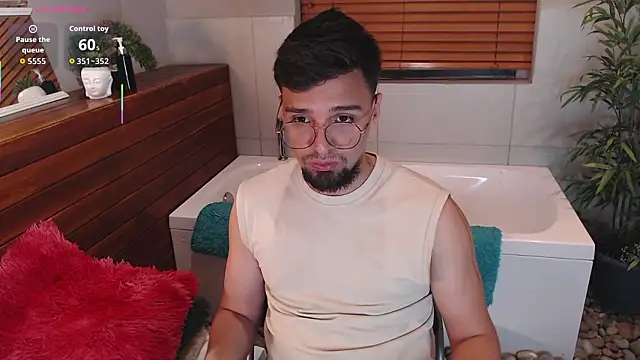 Snapshot of Edward_max chatting on March 21, 2026, 3:44 am Edward max online show from March 21, 2026, 3:44 am