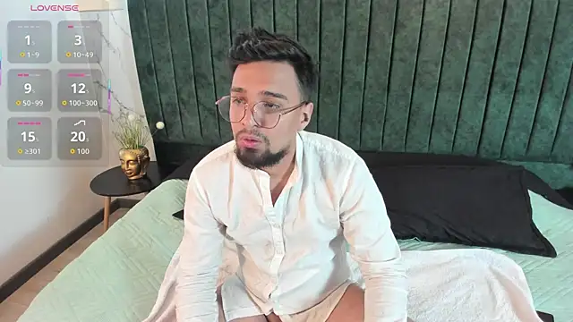 Snapshot of Edward_max chatting on March 27, 2026, 3:45 am Edward max online show from March 27, 2026, 3:45 am