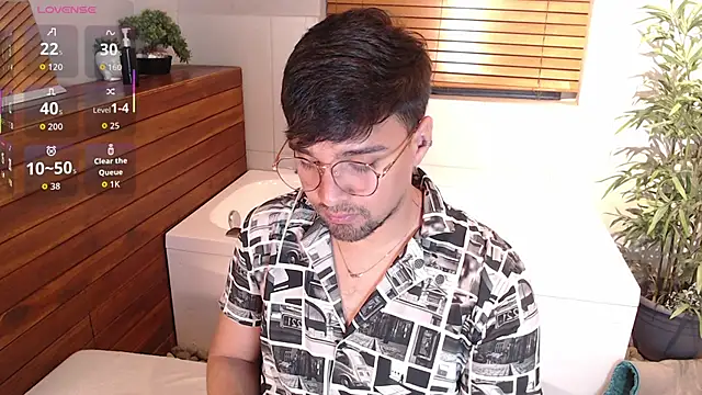 Snapshot of Edward_max chatting on April 8, 2026, 3:28 am Edward max online show from April 8, 2026, 3:28 am