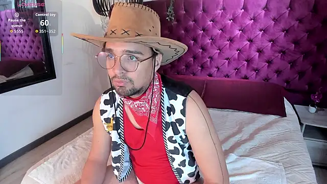 Snapshot of Edward_max chatting on April 12, 2026, 3:11 am Edward max online show from April 12, 2026, 3:11 am