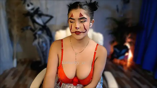 kim zaratte online show from October 7, 2025, 1:03 am