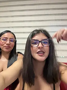 Snapshot of kim_zaratte chatting on May 12, 2026, 4:42 am kim zaratte online show from May 12, 2026, 4:42 am