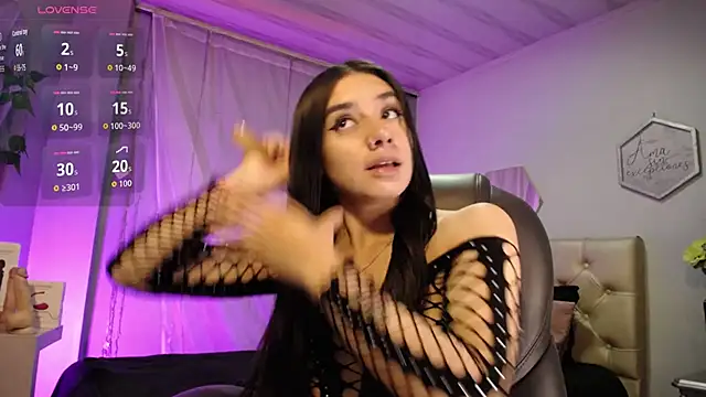 Kylie golden online show from October 15, 2025, 12:49 pm