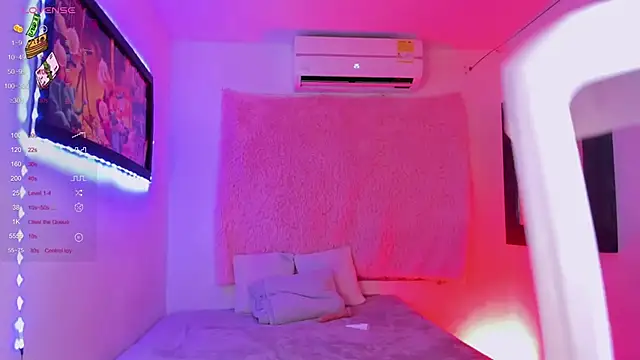 AndreaSweet  online show from September 17, 2025, 8:54 pm