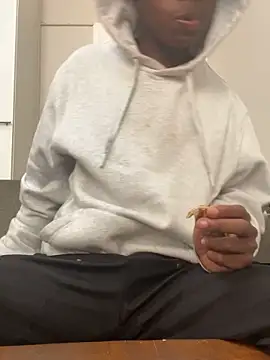 Mischevous T69 online show from October 3, 2025, 8:11 am