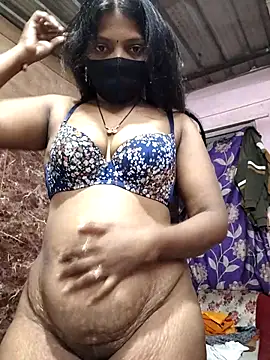 queensenorita online show from March 16, 2026, 5:39 pm