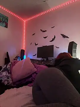 Nina-Chick777 online show from February 4, 2026, 12:00 pm