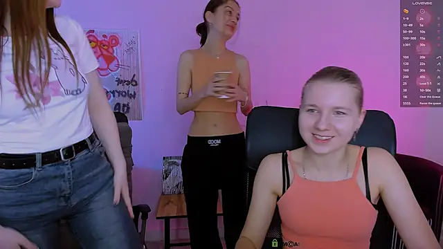 pure radiance1 online show from November 28, 2025, 10:18 am