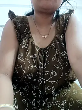 Snapshot of Priya_2222 chatting on April 15, 2026, 7:58 pm Priya 2222 online show from April 15, 2026, 7:58 pm