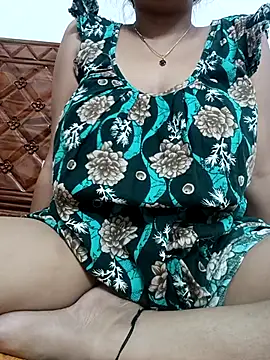 Snapshot of Priya_2222 chatting on April 25, 2026, 7:44 pm Priya 2222 online show from April 25, 2026, 7:44 pm