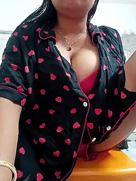 Snapshot of Priya_2222 chatting on April 28, 2026, 6:35 pm Priya 2222 online show from April 28, 2026, 6:35 pm