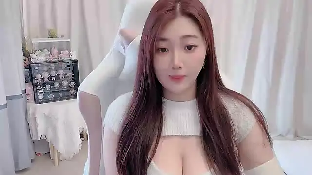 Stars Elyn online show from December 18, 2024, 5:04 am