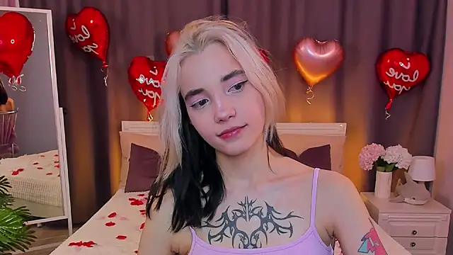 Snapshot of as1an_girlfriend chatting on February 18, 2025, 1:22 pm as1an girlfriend online show from February 18, 2025, 1:22 pm