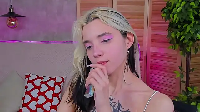 Snapshot of as1an_girlfriend chatting on March 11, 2025, 6:32 am as1an girlfriend online show from March 11, 2025, 6:32 am