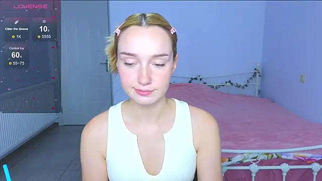 Wild Sophie  online show from September 26, 2025, 2:32 pm