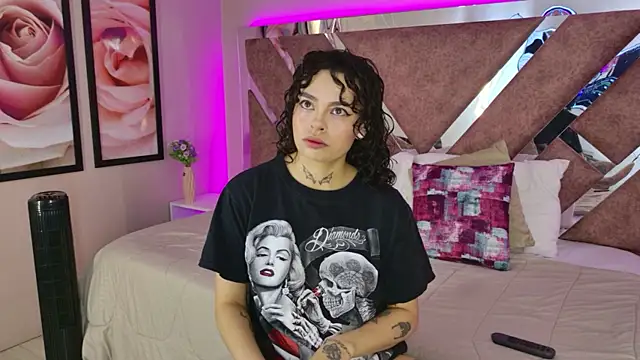 Snapshot of KatherineGomez chatting on May 5, 2026, 12:40 am KatherineGomez online show from May 5, 2026, 12:40 am