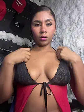 lucii25 online show from January 15, 2026, 10:02 pm