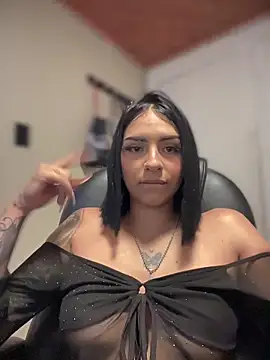 Hilary pinkk online show from December 16, 2025, 2:49 am