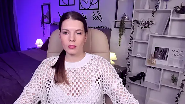 BellaSweetHeart online show from February 4, 2025, 1:48 pm