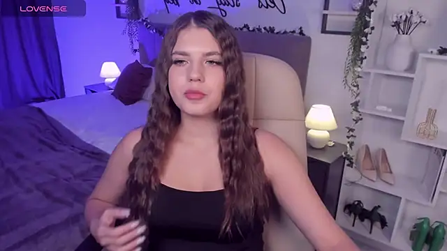 Snapshot of BellaSweetHeart chatting on October 2, 2025, 7:10 pm BellaSweetHeart online show from October 2, 2025, 7:10 pm