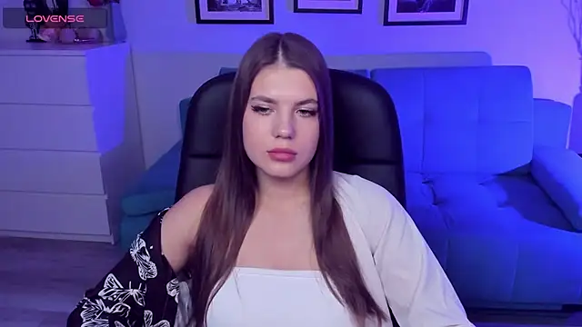 Snapshot of BellaSweetHeart chatting on November 7, 2025, 8:58 am BellaSweetHeart online show from November 7, 2025, 8:58 am