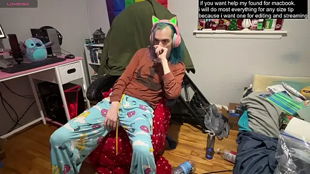 tallnerdyguy online show from March 7, 2025, 2:04 am