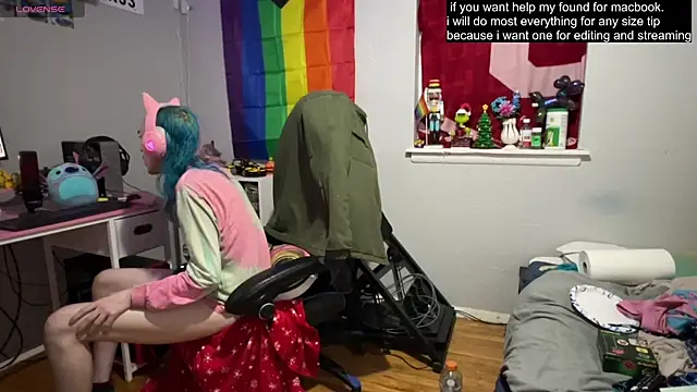 tallnerdyguy online show from March 12, 2025, 4:41 am