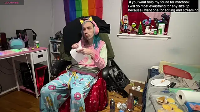 tallnerdyguy online show from March 21, 2025, 2:18 am