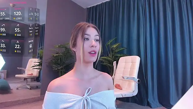 LaurynCopper online show from February 25, 2026, 6:23 am