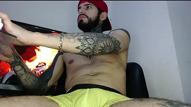 Snapshot of BlackTattooKing chatting on October 24, 2025, 7:54 pm BlackTattooKing online show from October 24, 2025, 7:54 pm