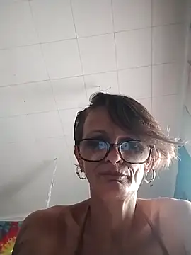 ivylee31 online show from November 16, 2025, 5:18 pm