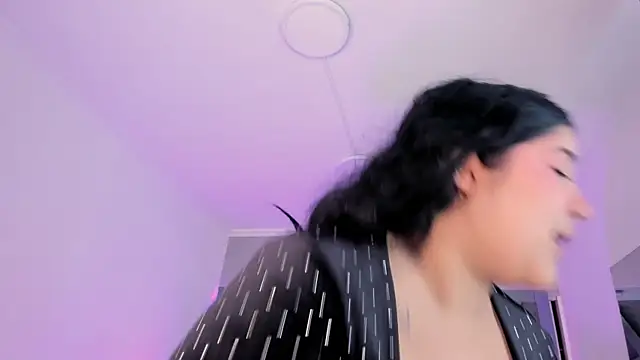 AmberiniHoffman online show from October 11, 2025, 11:53 am