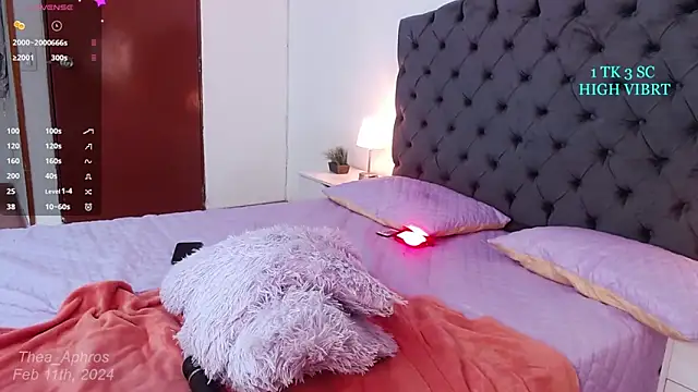 Snapshot of Thea_Aphros_ chatting on February 11, 2025, 8:52 pm Thea Aphros online show from February 11, 2025, 8:52 pm