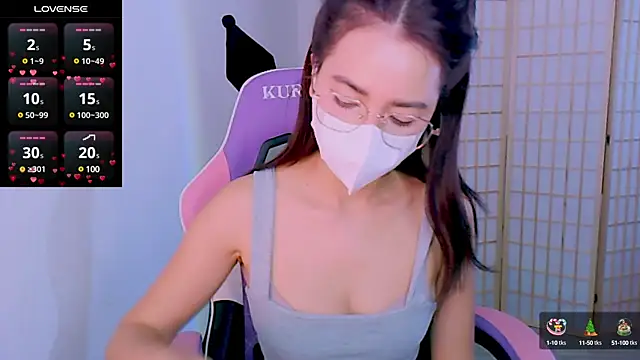 desiregirl69 online show from February 5, 2025, 6:37 pm