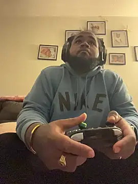 Snapshot of Pap1_Champo chatting on November 14, 2025, 1:04 am Pap1 Champo online show from November 14, 2025, 1:04 am