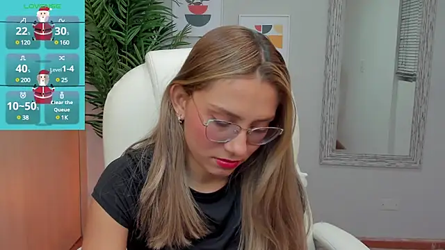 Mia Sanchez01 online show from December 16, 2024, 11:39 pm